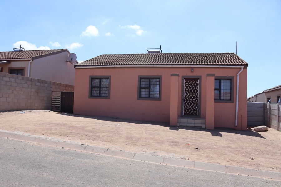 3 Bedroom Property for Sale in Louwville Western Cape